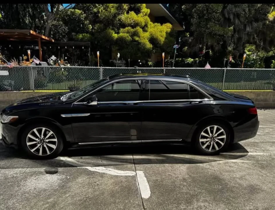 2019 Lincoln Continental 10th Gen - Image 3 of 9