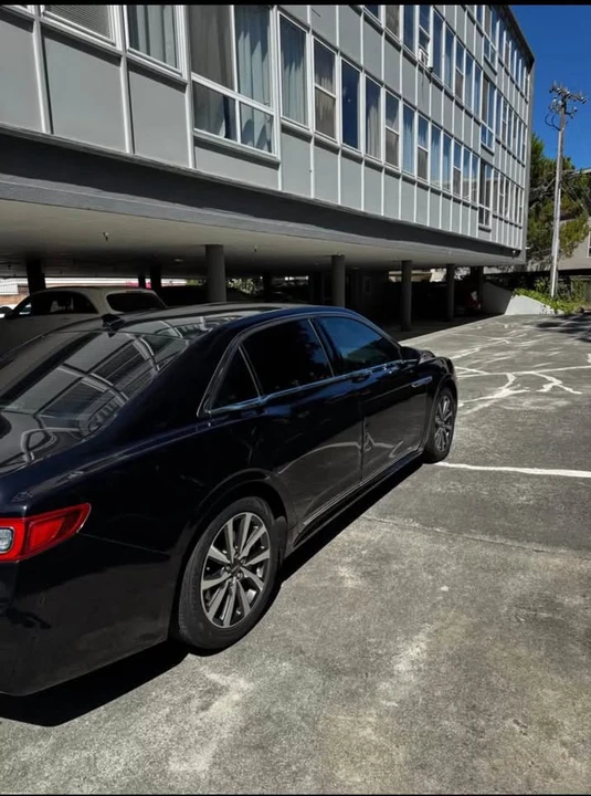 2019 Lincoln Continental 10th Gen - Image 2 of 9
