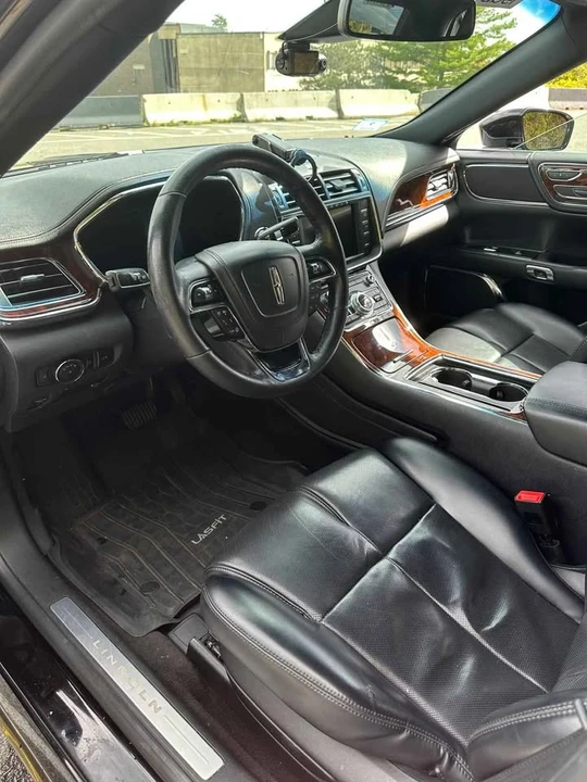 2019 Lincoln Continental 10th Gen - Image 6 of 9