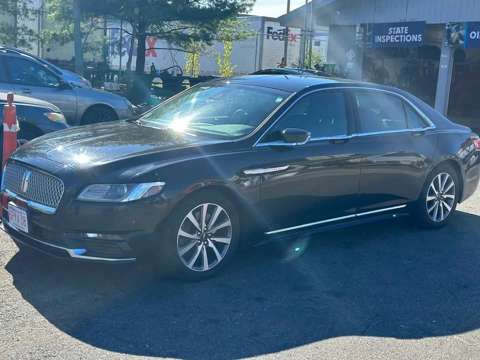 2019 Lincoln Continental 10th Gen - Image 4 of 9