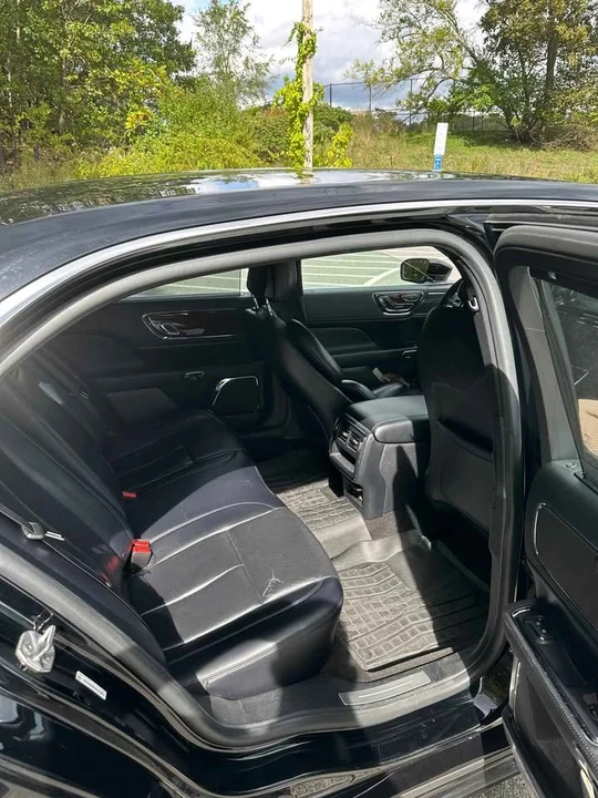 2019 Lincoln Continental 10th Gen - Image 9 of 9