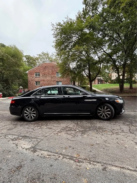 2019 Lincoln Continental 10th Gen - Image 3 of 13