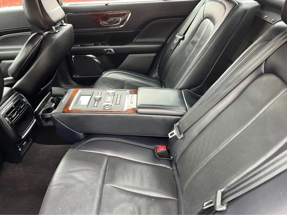 2019 Lincoln Continental 10th Gen - Image 10 of 16
