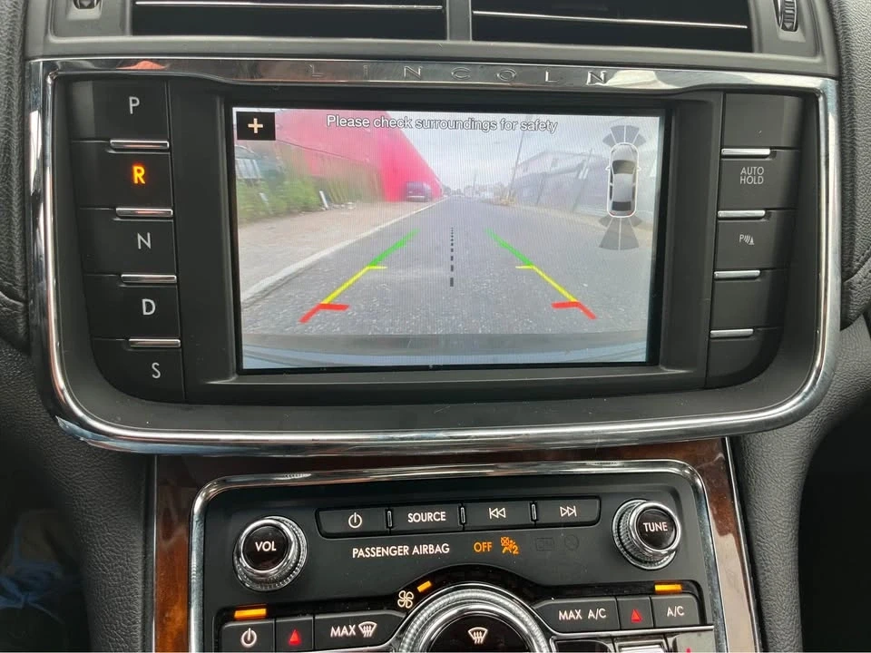 2019 Lincoln Continental 10th Gen - Image 15 of 16