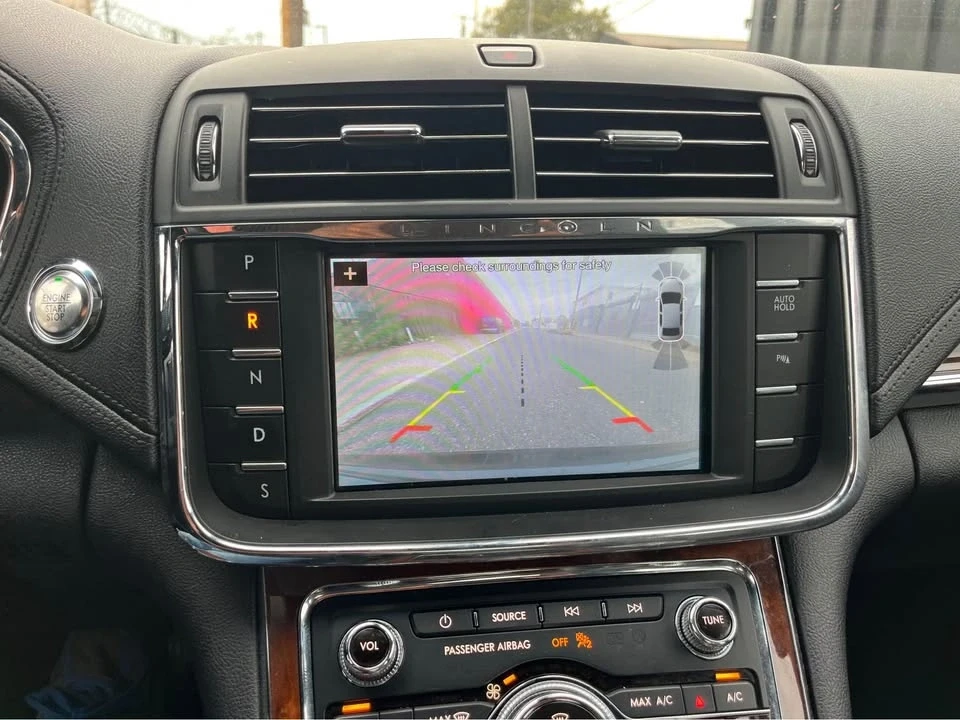 2019 Lincoln Continental 10th Gen - Image 14 of 16
