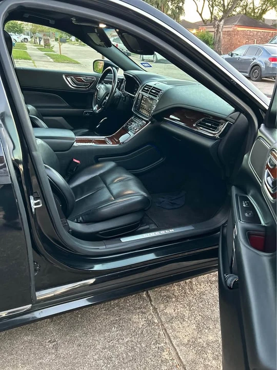 2019 Lincoln Continental 10th Gen - Image 12 of 12