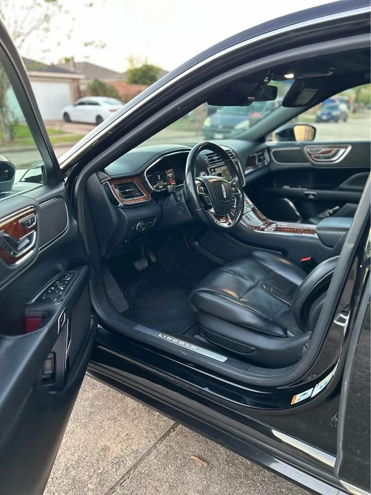 2019 Lincoln Continental 10th Gen - Image 9 of 12