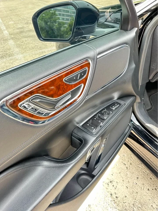 2019 Lincoln Continental 10th Gen - Image 10 of 18