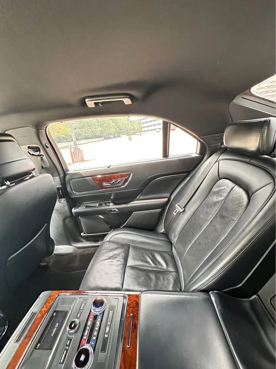 2019 Lincoln Continental 10th Gen - Image 13 of 18