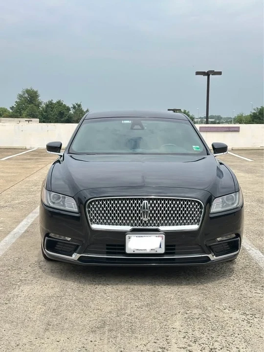 2019 Lincoln Continental 10th Gen - Image 2 of 18