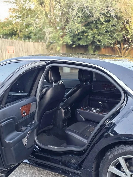 2019 Lincoln Continental 10th Gen - Image 9 of 12