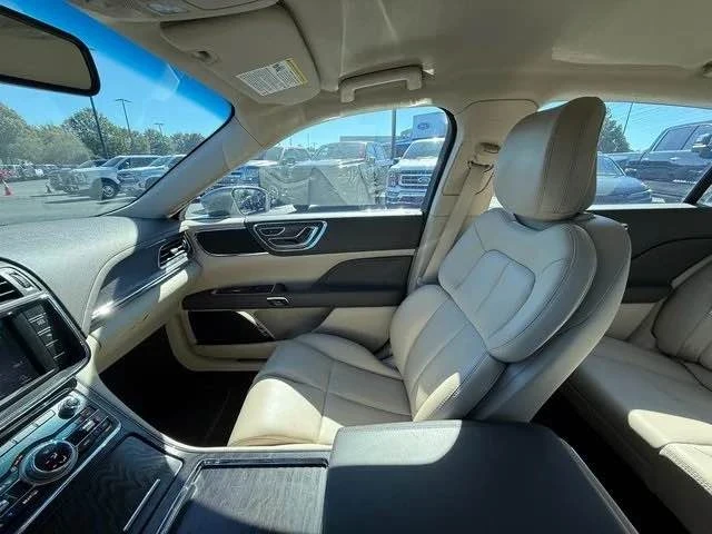 2019 Lincoln Continental 10th Gen - Image 8 of 13