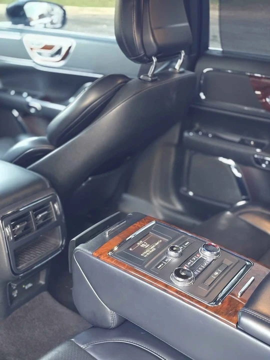 2019 Lincoln Continental 10th Gen - Image 8 of 12