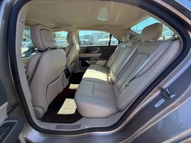 2019 Lincoln Continental 10th Gen - Image 11 of 13
