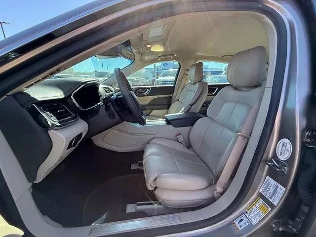 2019 Lincoln Continental 10th Gen - Image 9 of 13
