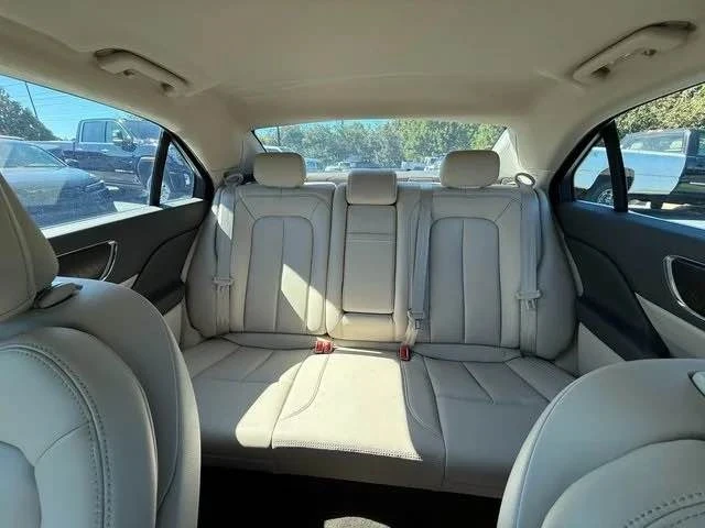 2019 Lincoln Continental 10th Gen - Image 13 of 13