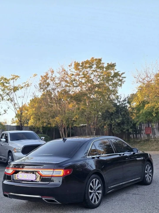 2019 Lincoln Continental 10th Gen - Image 4 of 12