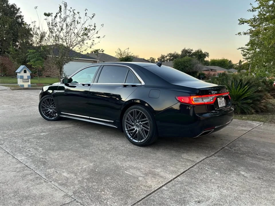 2019 Lincoln Continental 10th Gen - Image 3 of 17