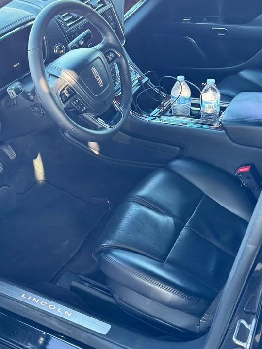 2019 Lincoln Continental 10th Gen - Image 2 of 4