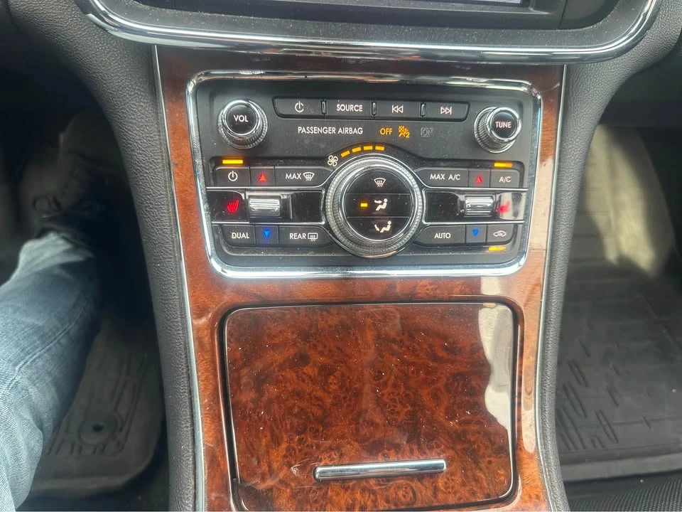 2019 Lincoln Continental 10th Gen - Image 15 of 19
