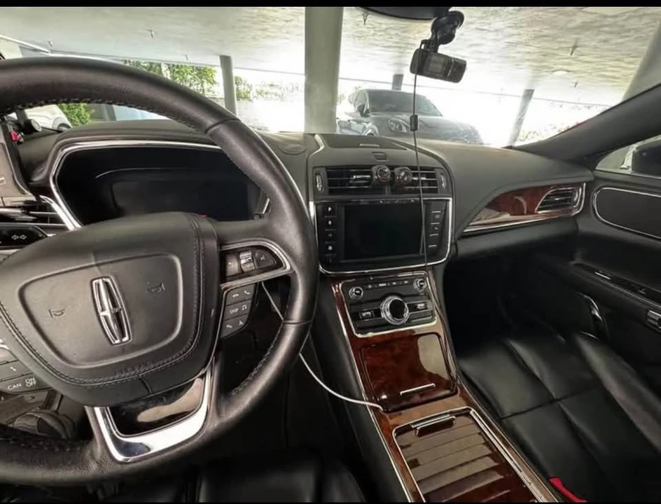2019 Lincoln Continental 10th Gen - Image 5 of 8