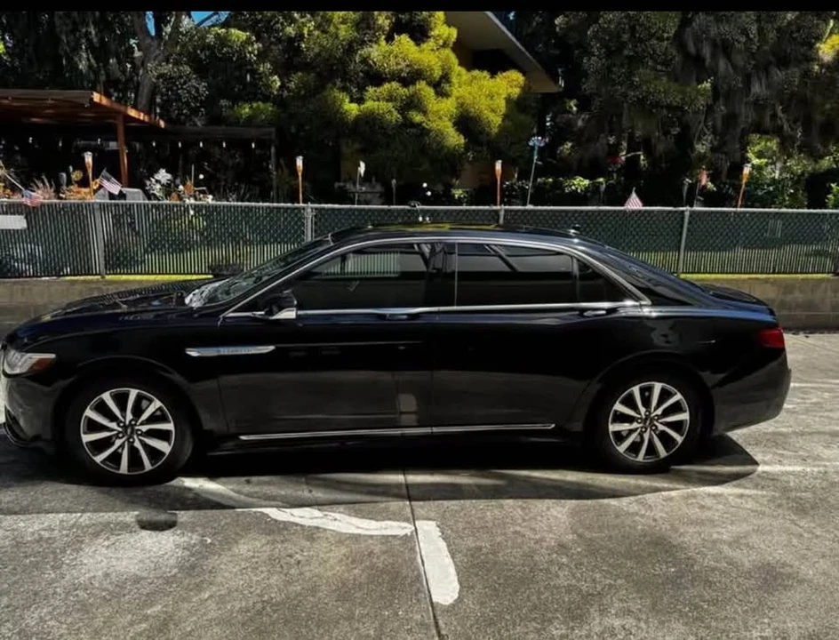 2019 Lincoln Continental 10th Gen - Image 3 of 8
