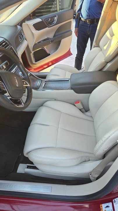 2019 Lincoln Continental 10th Gen - Image 8 of 10