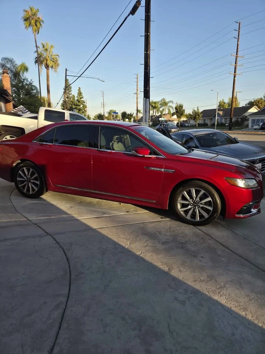 2019 Lincoln Continental 10th Gen - Image 2 of 10