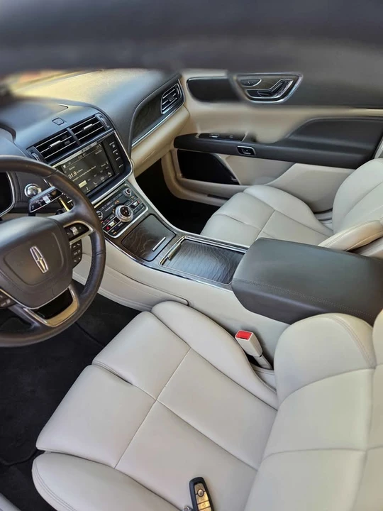 2019 Lincoln Continental 10th Gen - Image 10 of 10