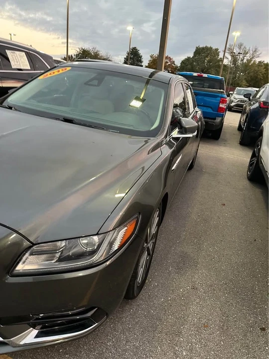 2019 Lincoln Continental 10th Gen - Image 2 of 4