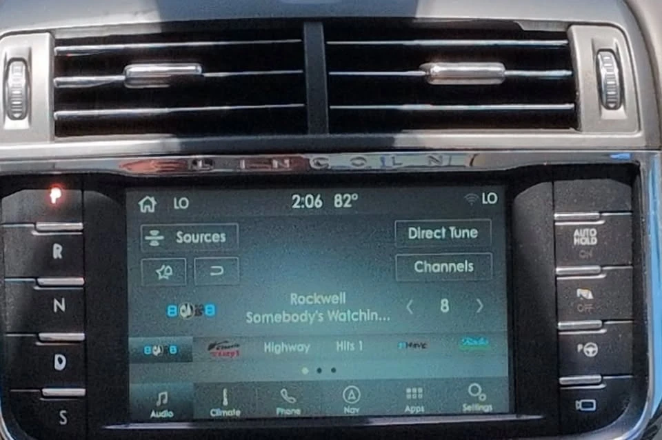 2019 Lincoln Continental 10th Gen - Image 10 of 12
