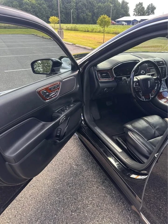 2019 Lincoln Continental 10th Gen - Image 12 of 16