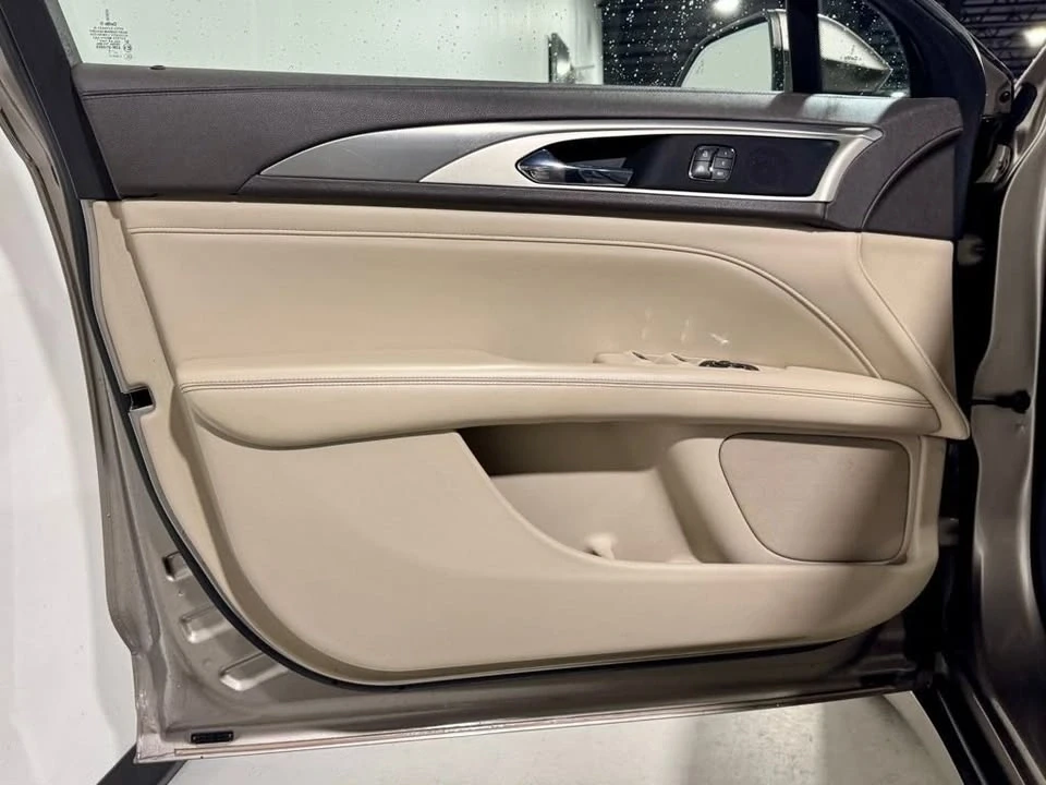 2019 Lincoln MKZ - Image 12 of 20