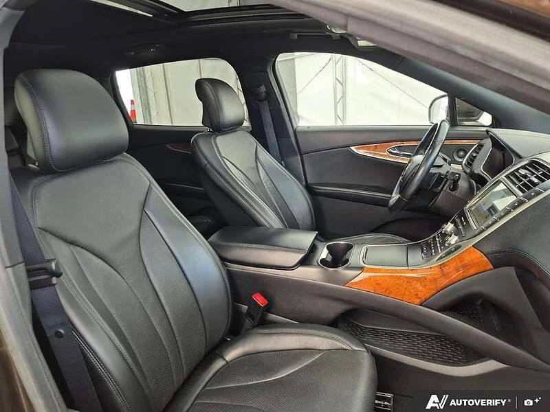 2019 Lincoln Nautilus - Image 15 of 17