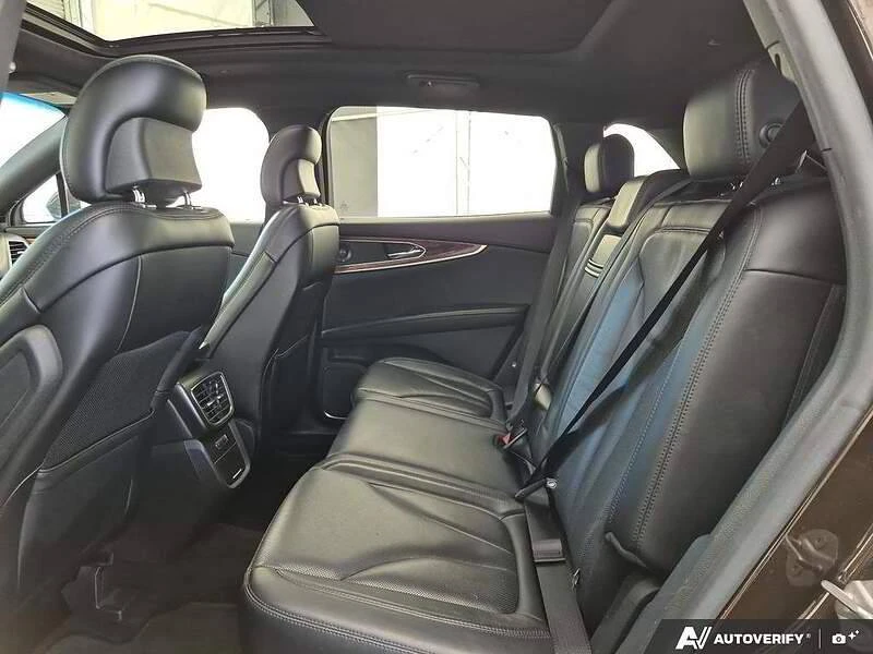 2019 Lincoln Nautilus - Image 16 of 17