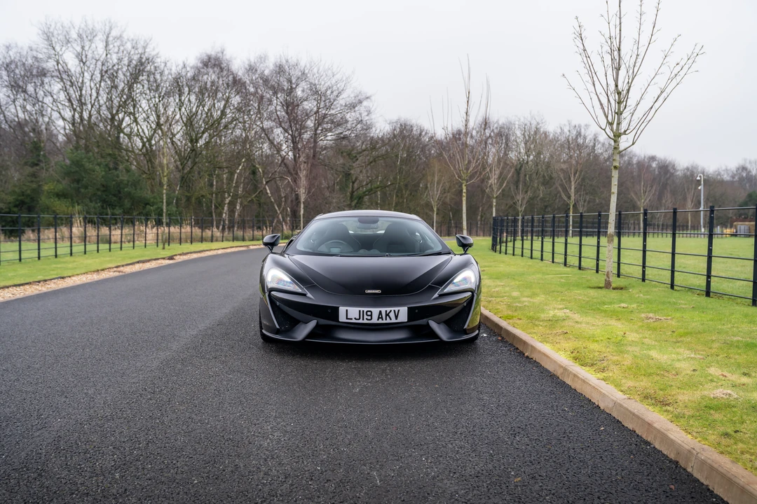 2019 McLaren 570S - Image 3 of 31