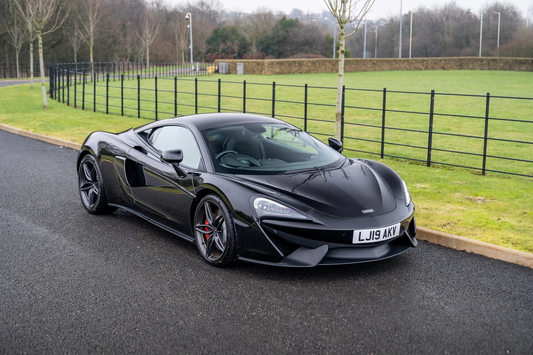2019 McLaren 570S - Image 17 of 31
