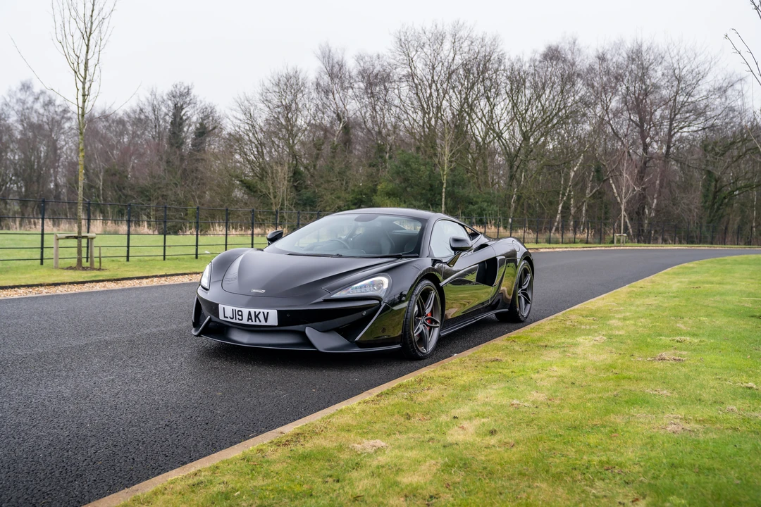 2019 McLaren 570S - Image 10 of 31