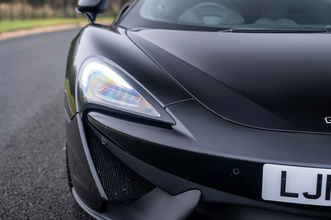2019 McLaren 570S - Image 19 of 31