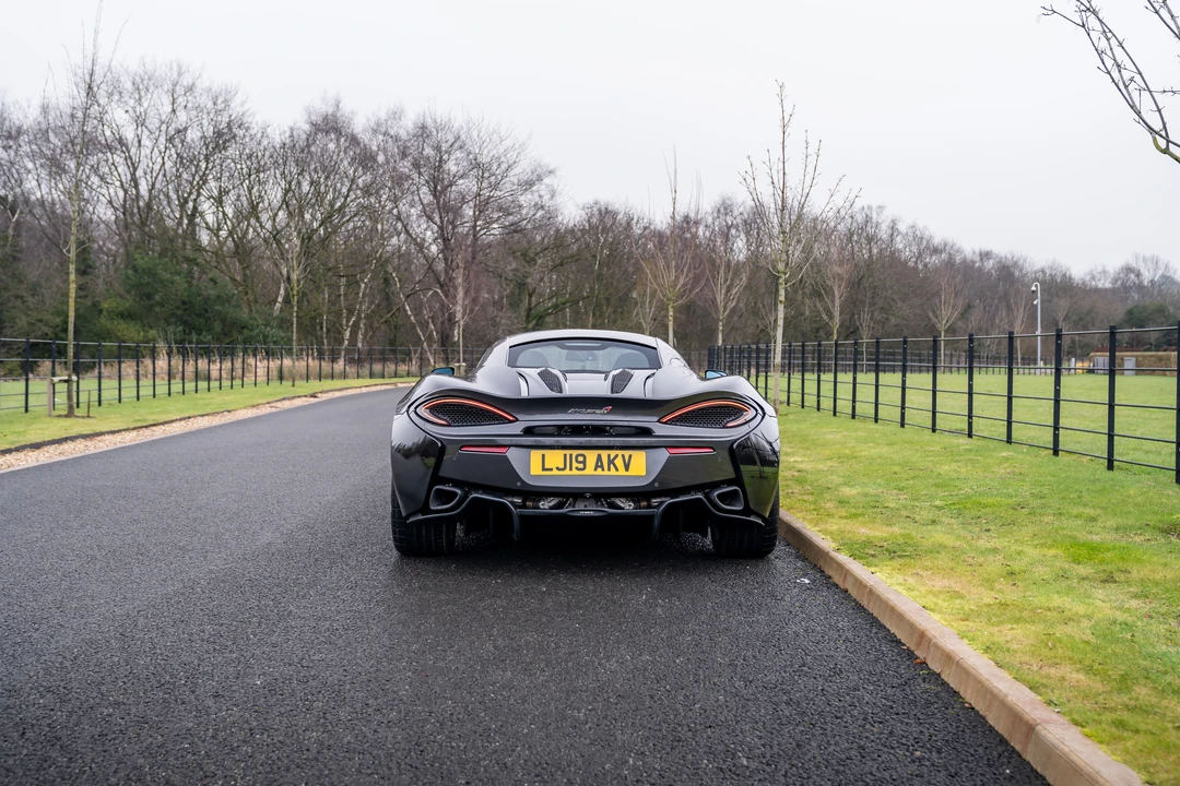 2019 McLaren 570S - Image 7 of 31