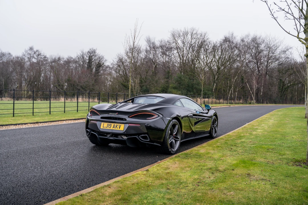 2019 McLaren 570S - Image 6 of 31