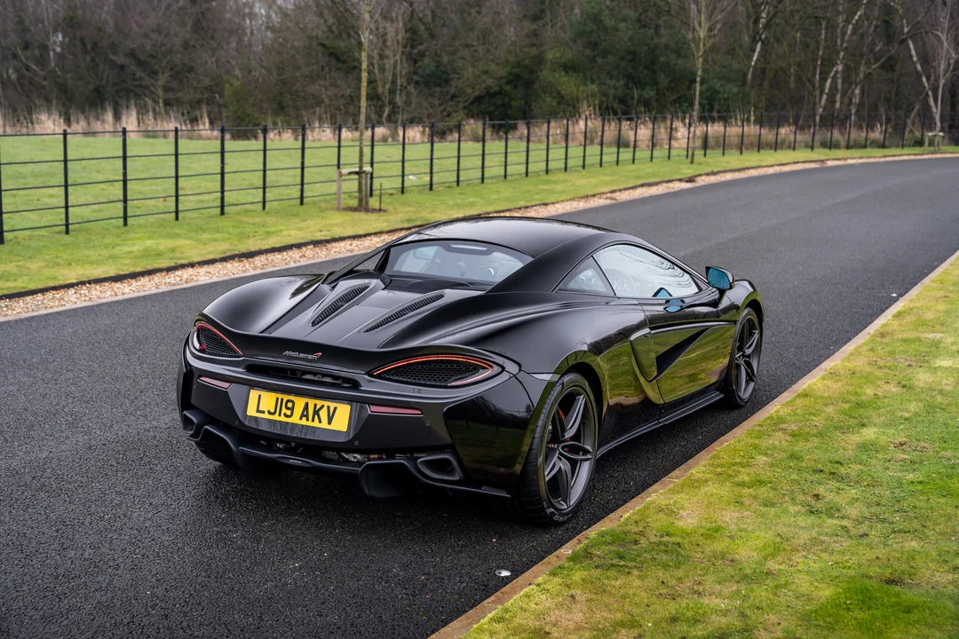 2019 McLaren 570S - Image 12 of 31