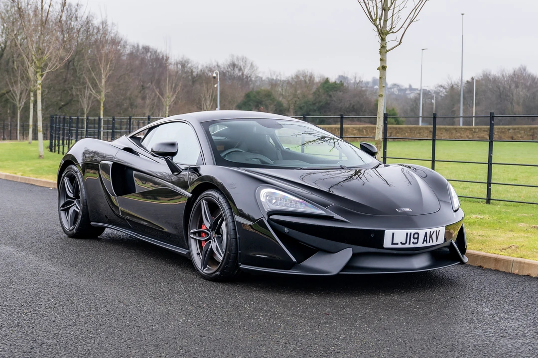 2019 McLaren 570S - Image 2 of 31