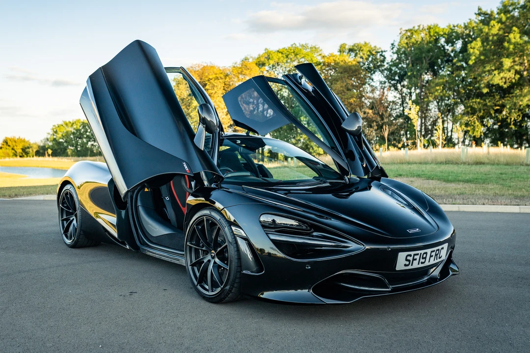 2019 McLaren 720S - Image 14 of 30