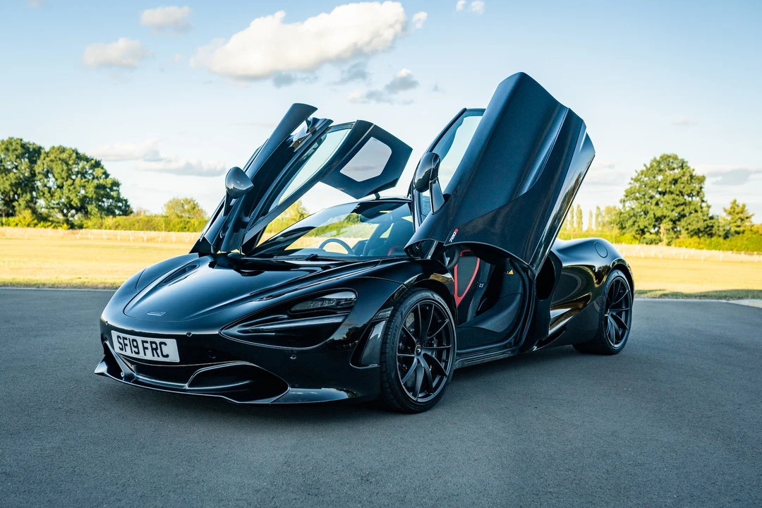 2019 McLaren 720S - Image 16 of 30