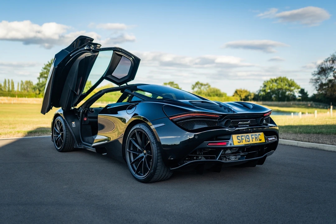 2019 McLaren 720S - Image 17 of 30