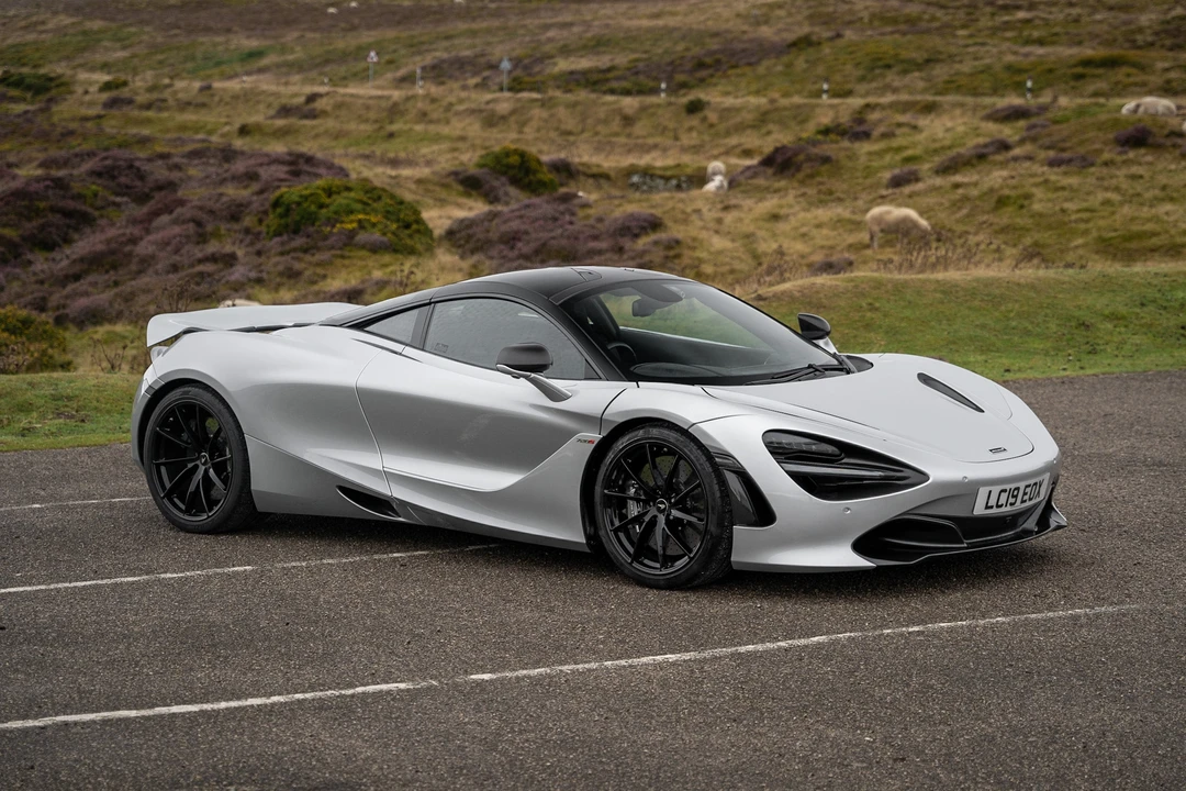 2019 McLaren 720S - Image 15 of 31