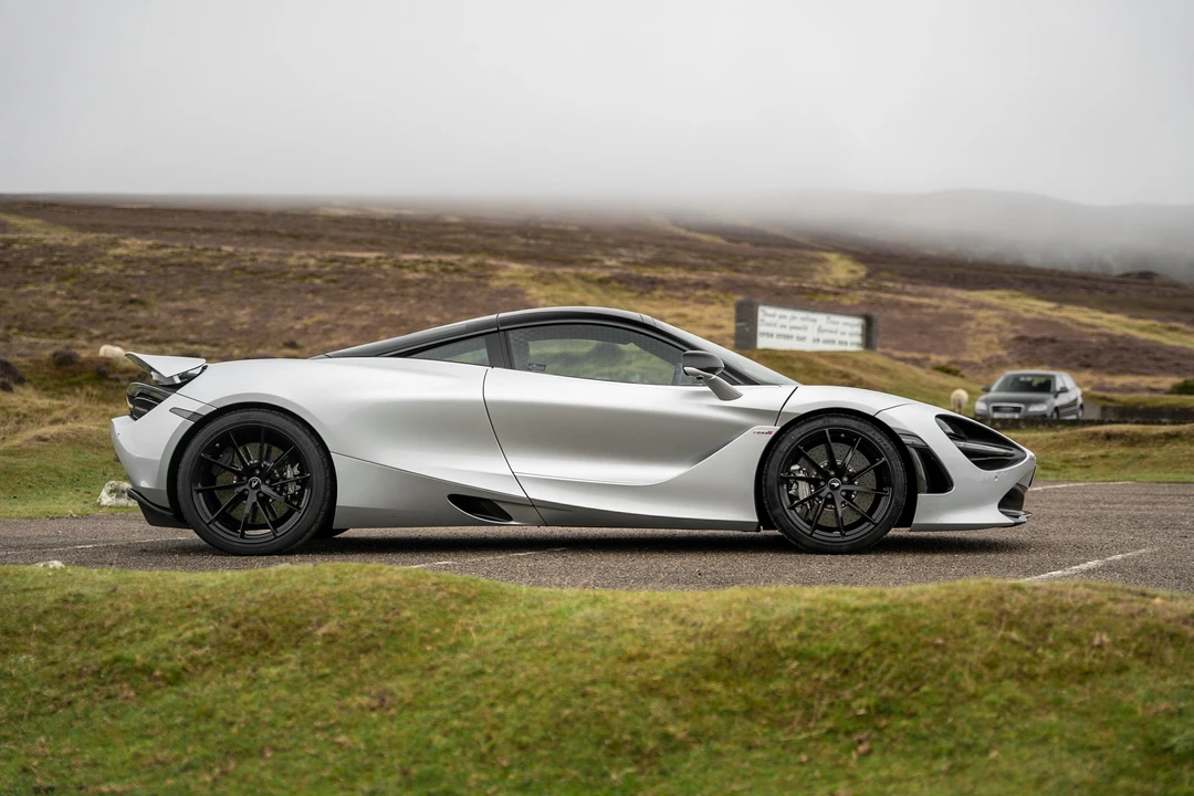2019 McLaren 720S - Image 8 of 31