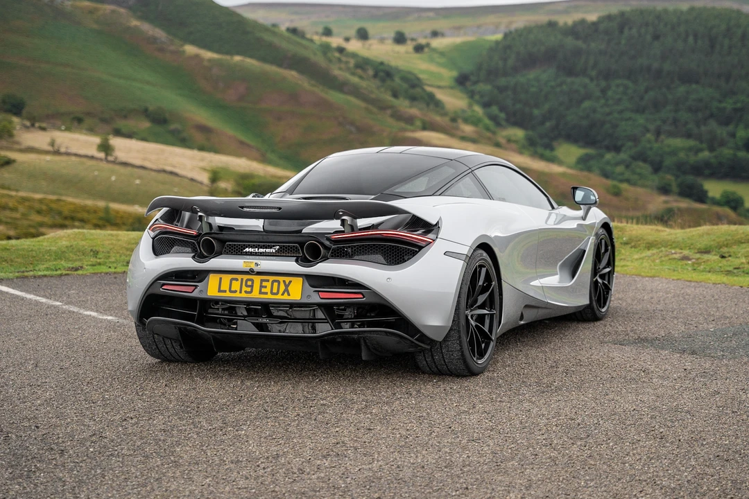 2019 McLaren 720S - Image 7 of 31