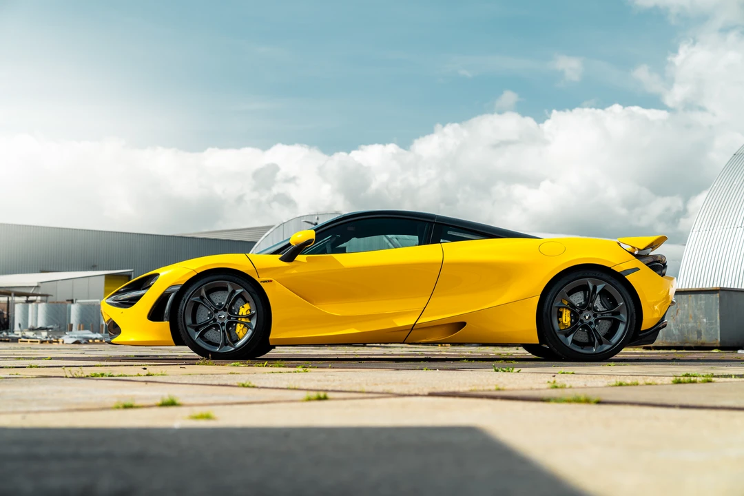 2019 McLaren 720S - Image 12 of 31